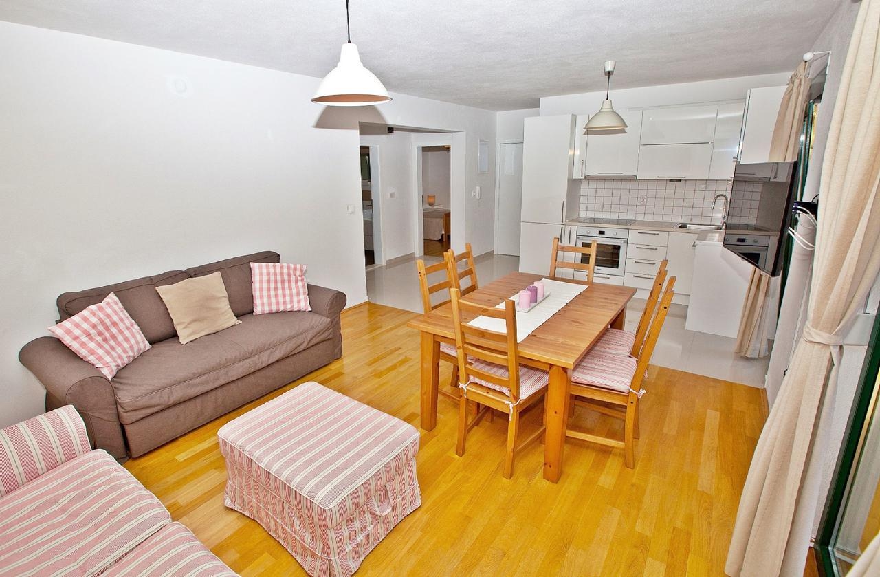 Apartments Roses Stobrec Ngoại thất bức ảnh
