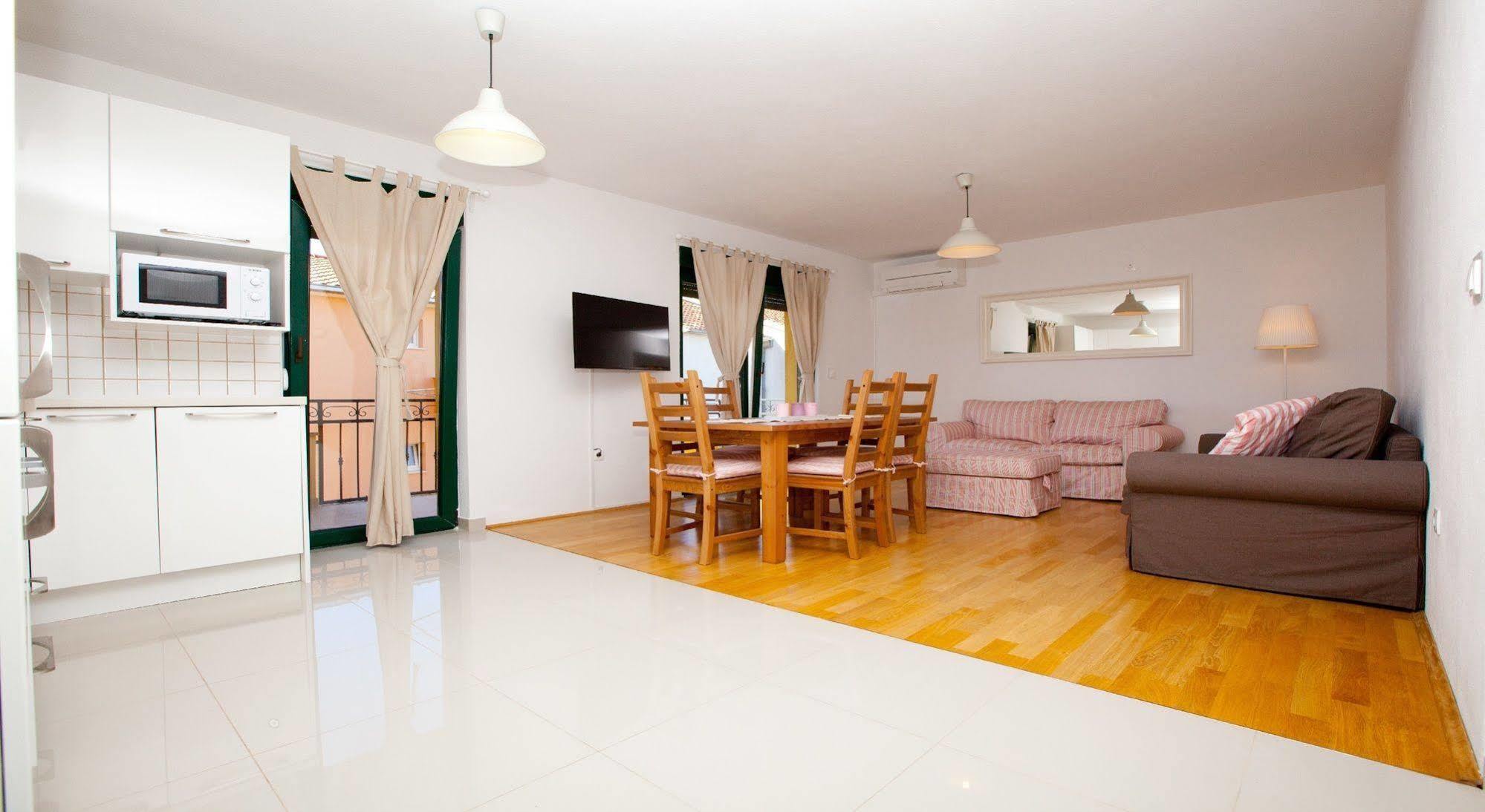 Apartments Roses Stobrec Ngoại thất bức ảnh