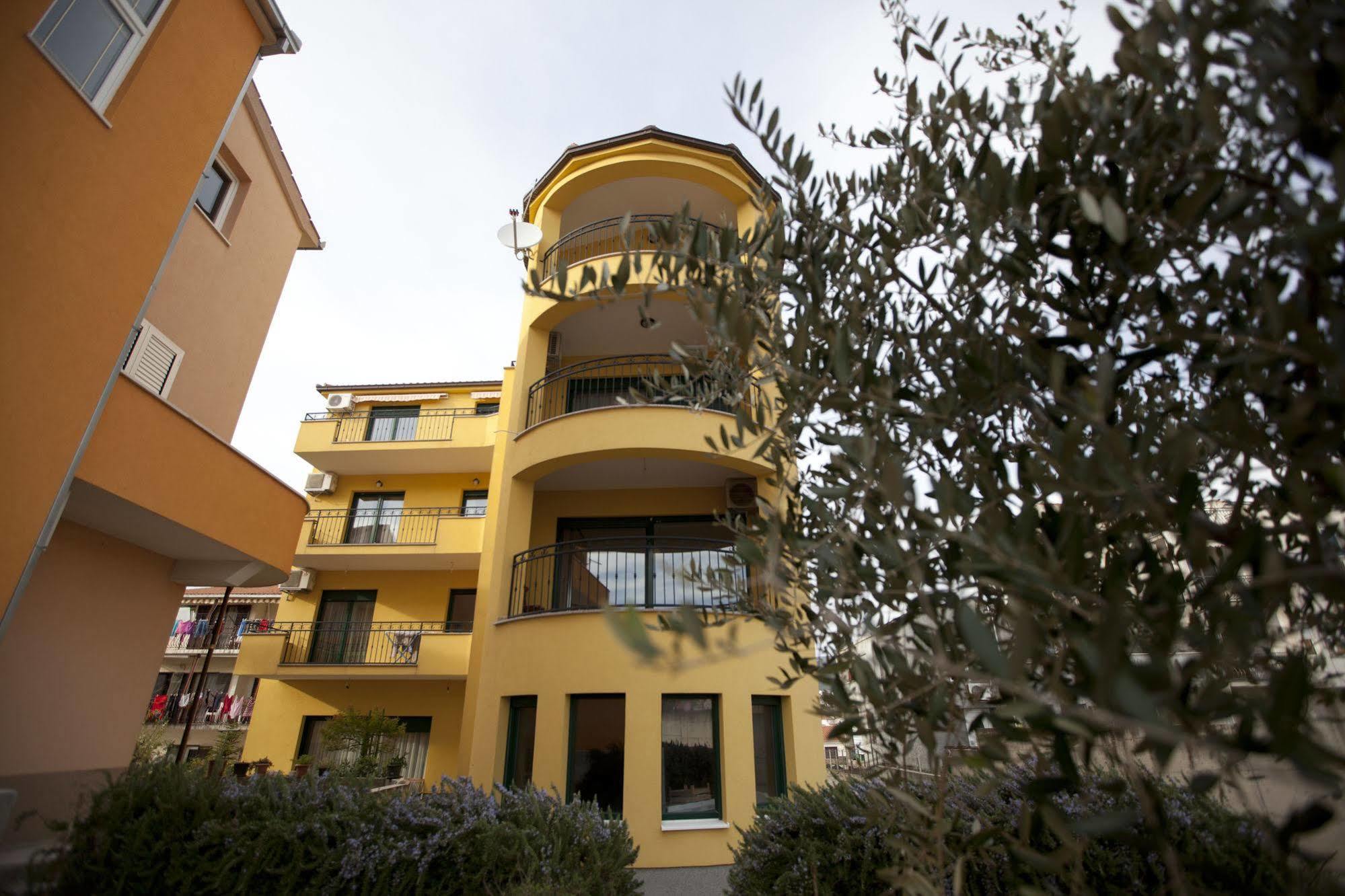 Apartments Roses Stobrec Ngoại thất bức ảnh