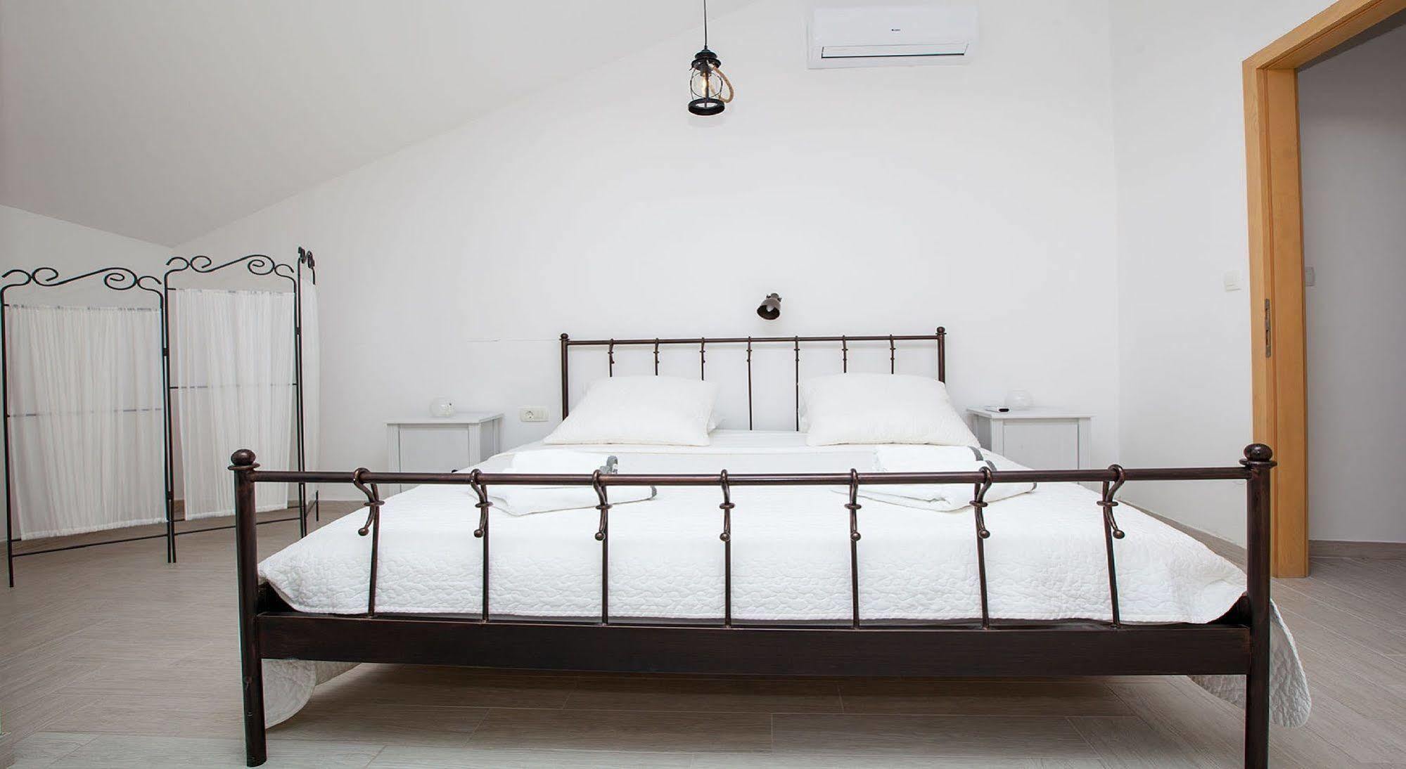 Apartments Roses Stobrec Ngoại thất bức ảnh